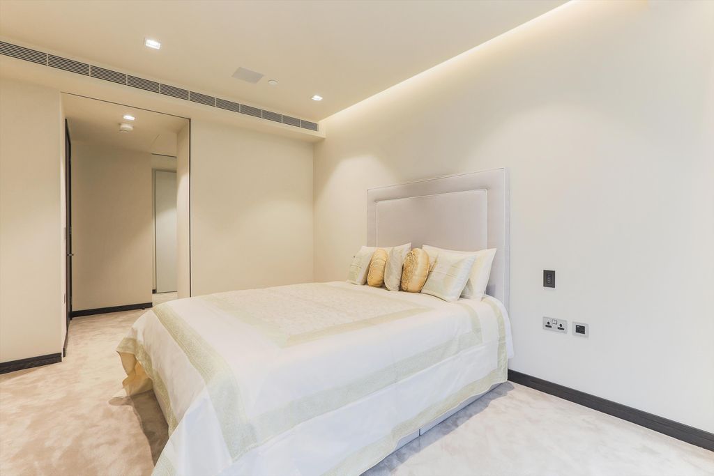 Property photo 3 of 19 Image