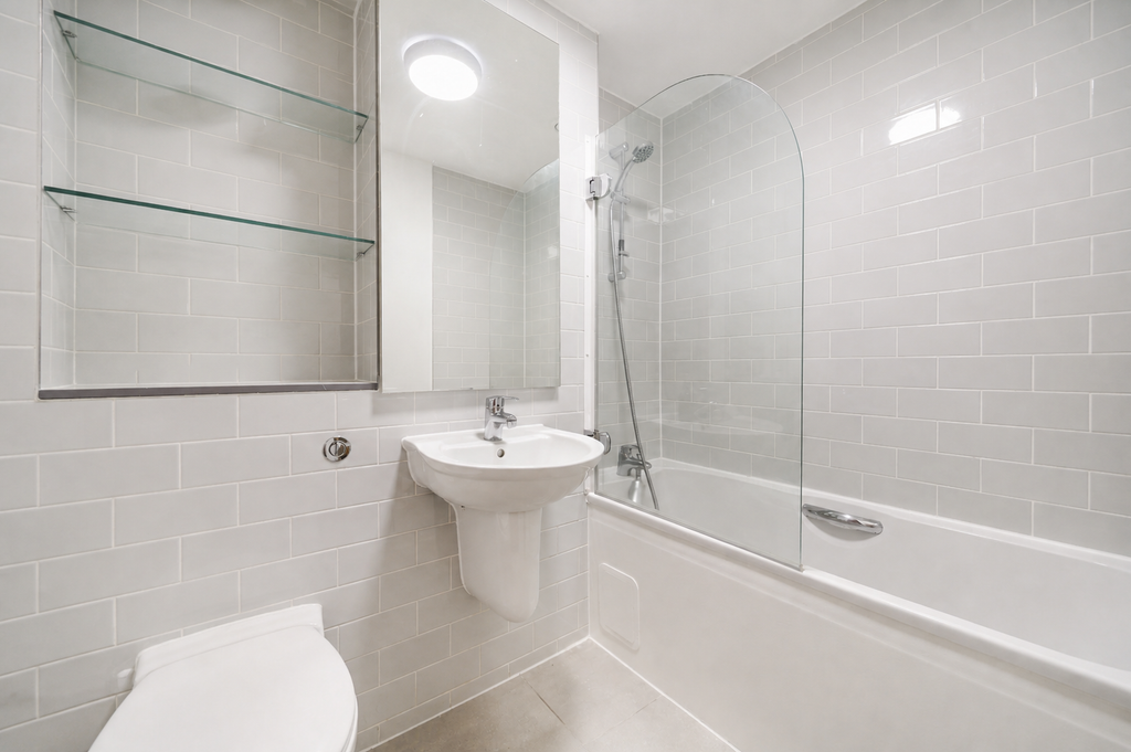 Property photo 3 of 9 Bathroom.Png