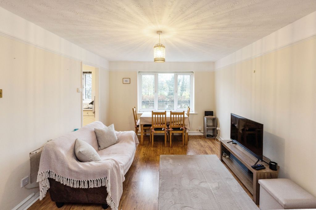 Property photo 2 of 17 Photography