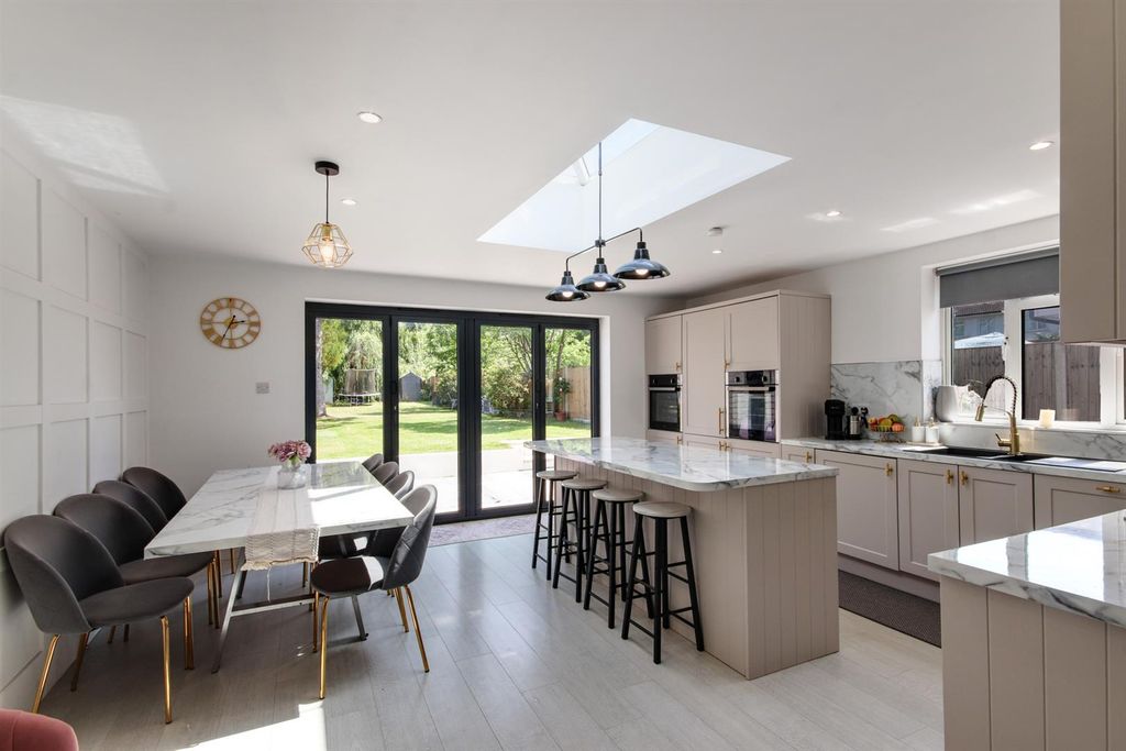 Property photo 3 of 16 64270_013.Jpg