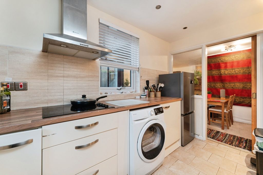 Property photo 3 of 15 Kitchen