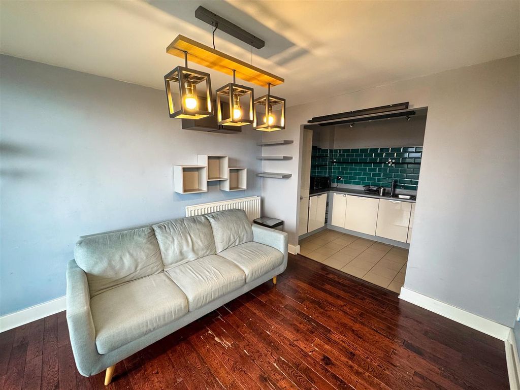 Property photo 1 of 15 Lounge 2.Jpg