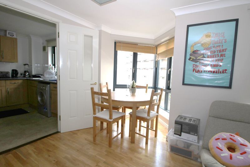 Property photo 3 of 7 Photo 6