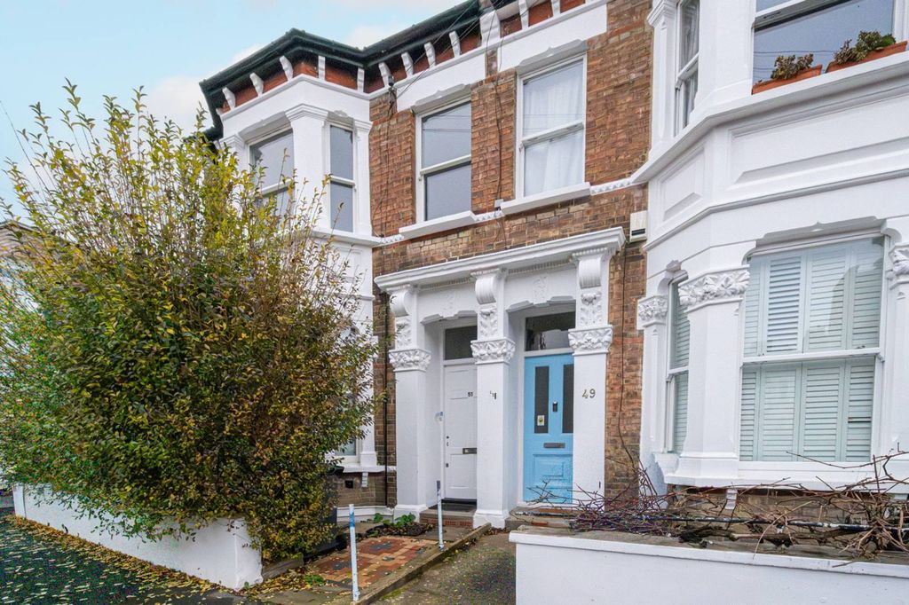 Property photo 2 of 17