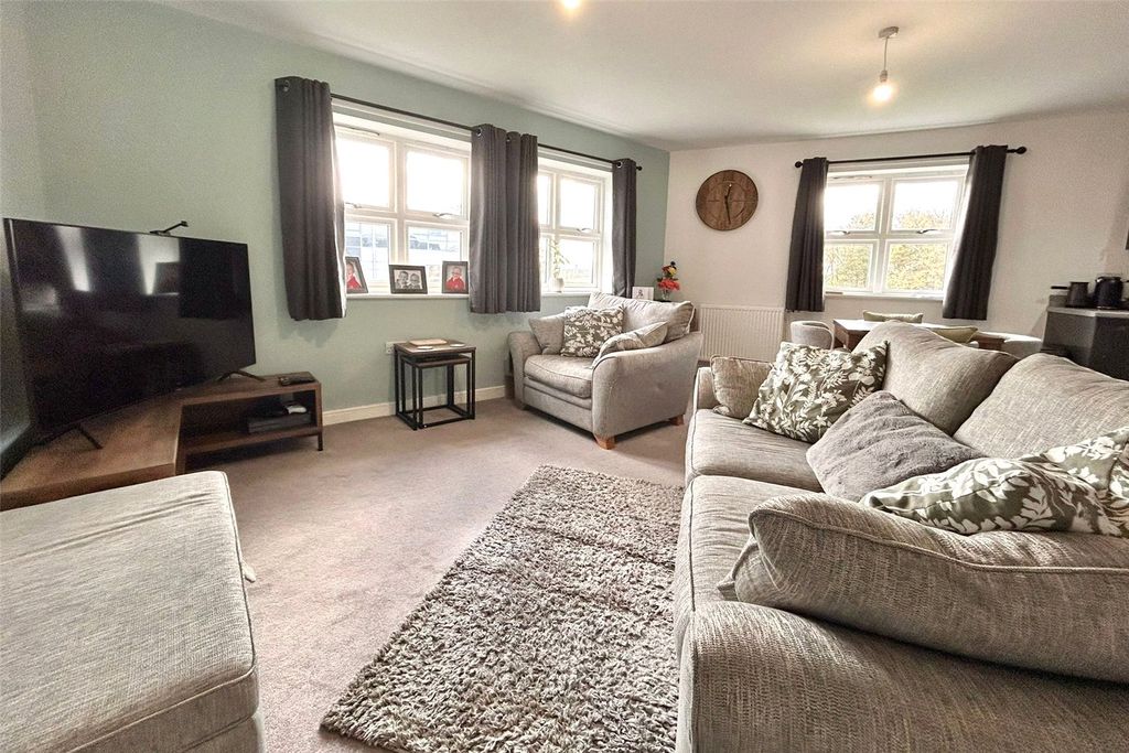 Property photo 2 of 9 Picture No. 13