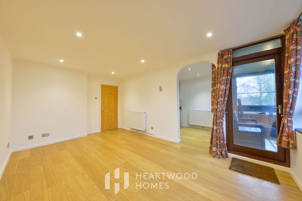 Property photo 3 of 13