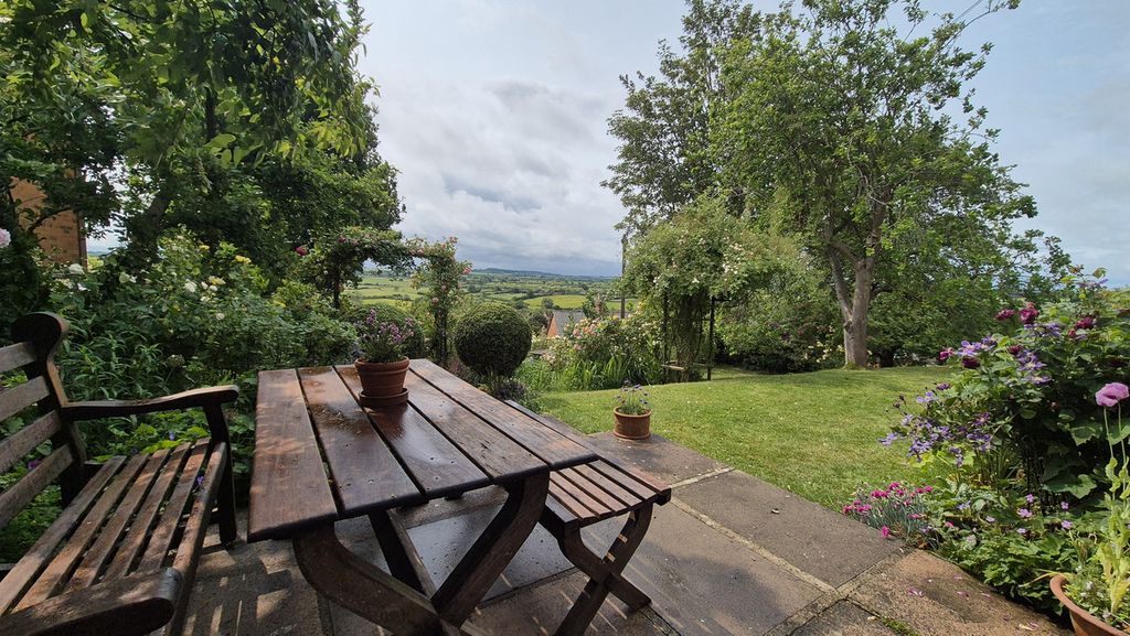 Property photo 1 of 43