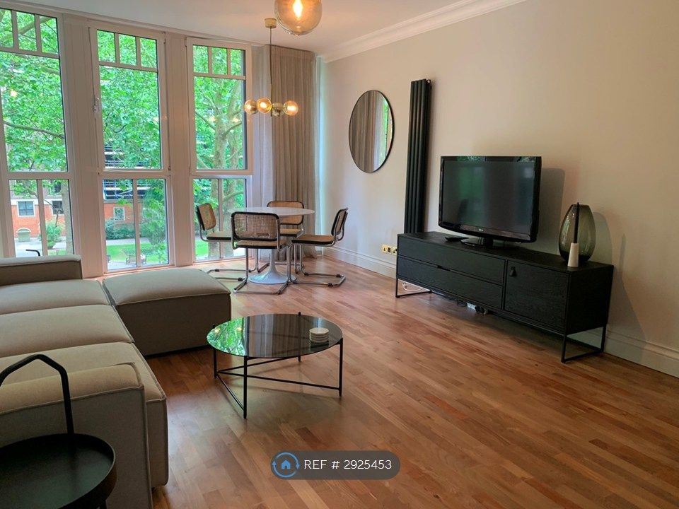 Property photo 2 of 24 Lounge 1