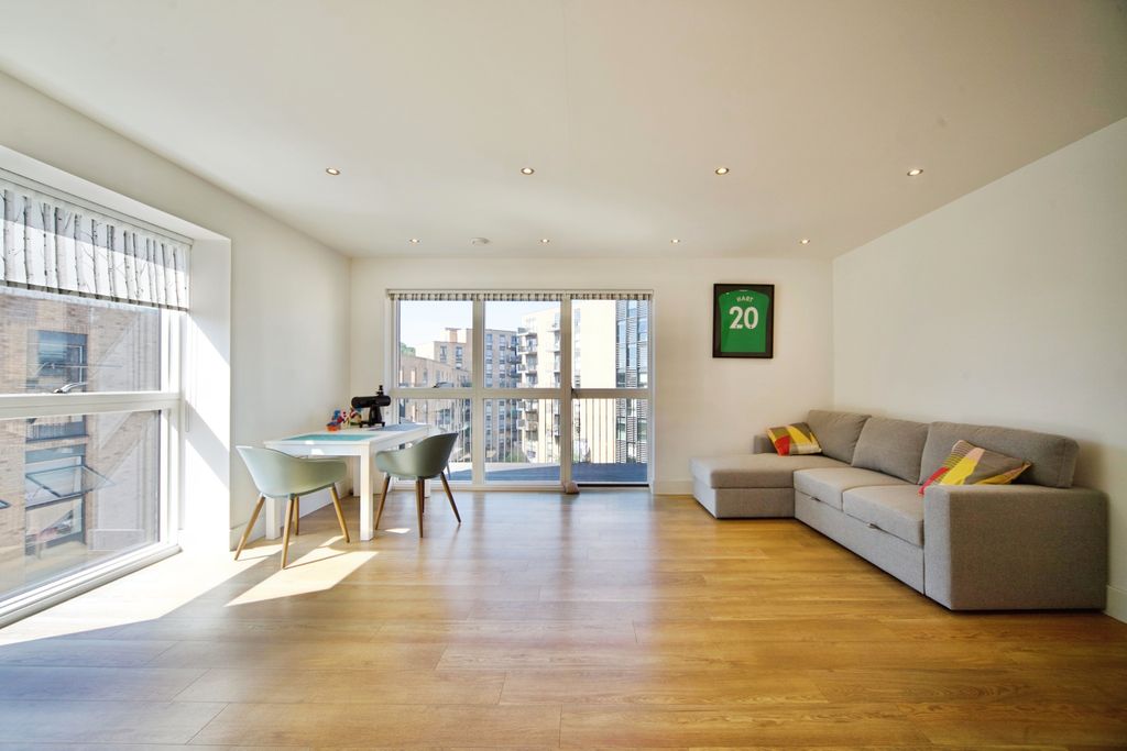 Property photo 2 of 20 Open Plan Living