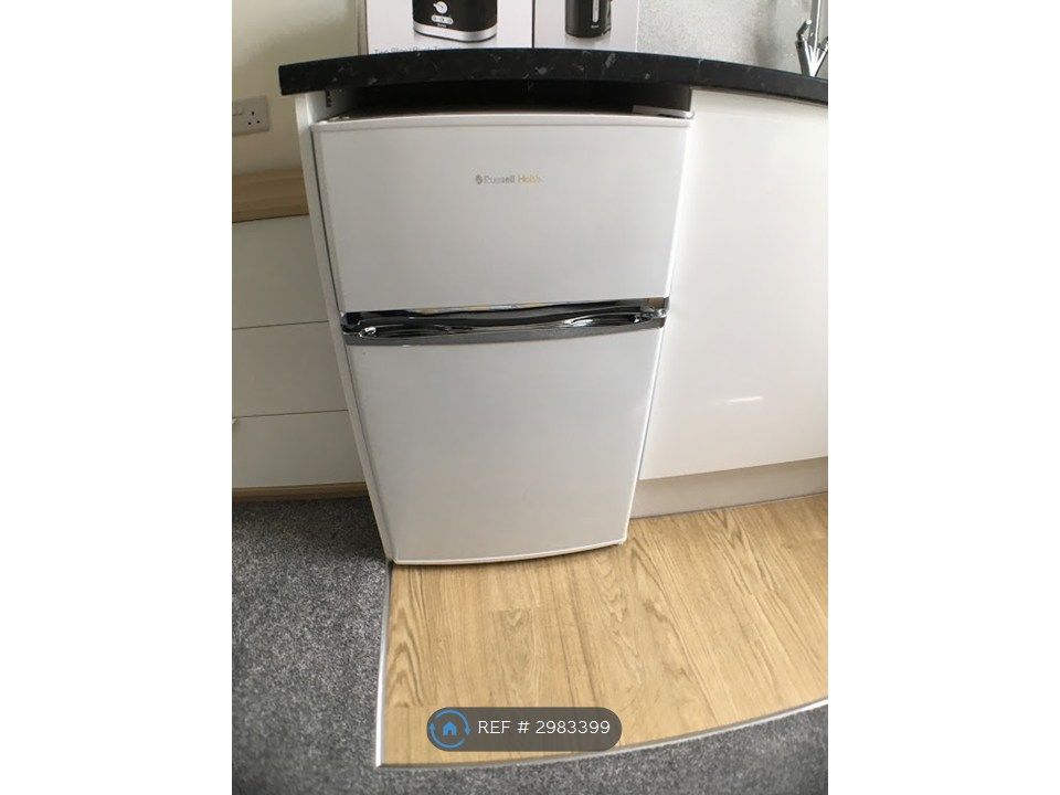 Property photo 2 of 4 Fridge Freezer