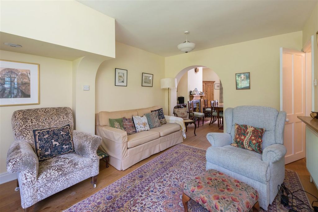 Property photo 3 of 25