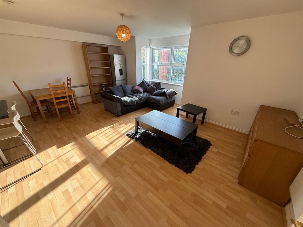 Property photo 3 of 8