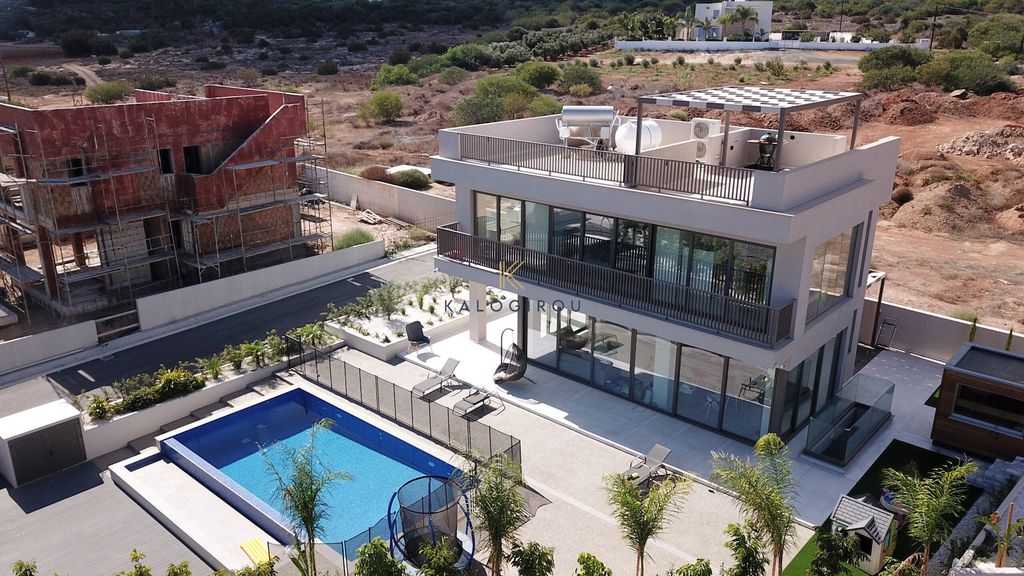 Property photo 1 of 13