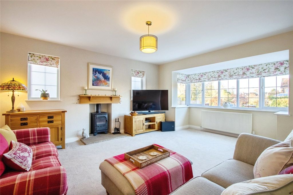 Property photo 2 of 27 Picture No. 35