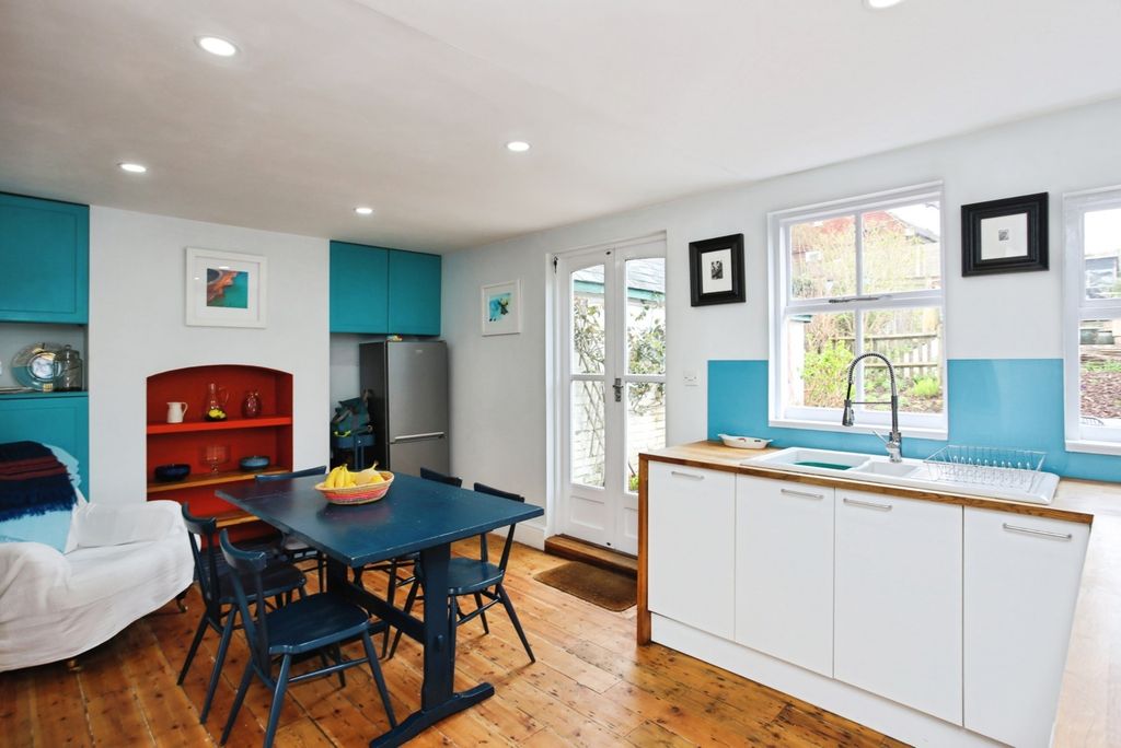 Property photo 3 of 13 Pbox-Img.Jpg