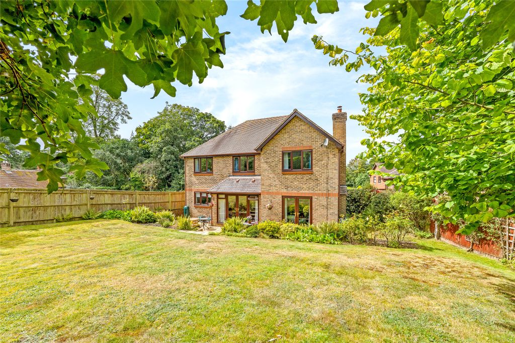 Property photo 2 of 16 Picture No. 14