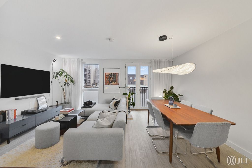 Property photo 1 of 40