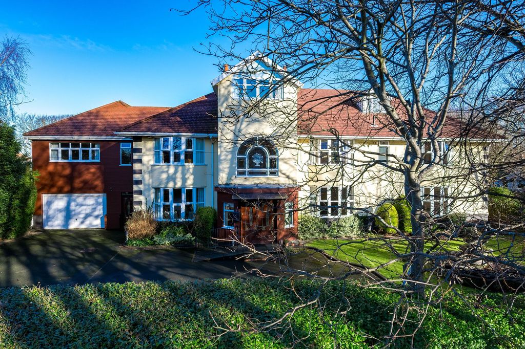 Property photo 2 of 47