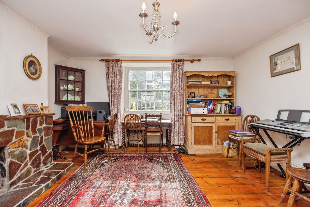 Property photo 3 of 20 Photo