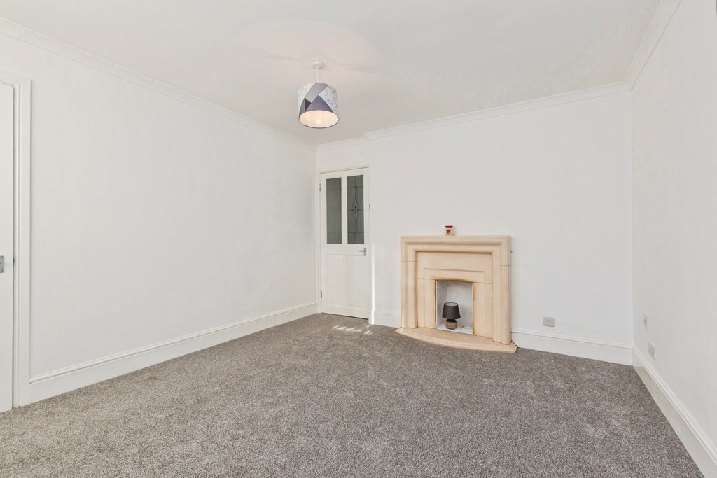 Property photo 2 of 18 Photo