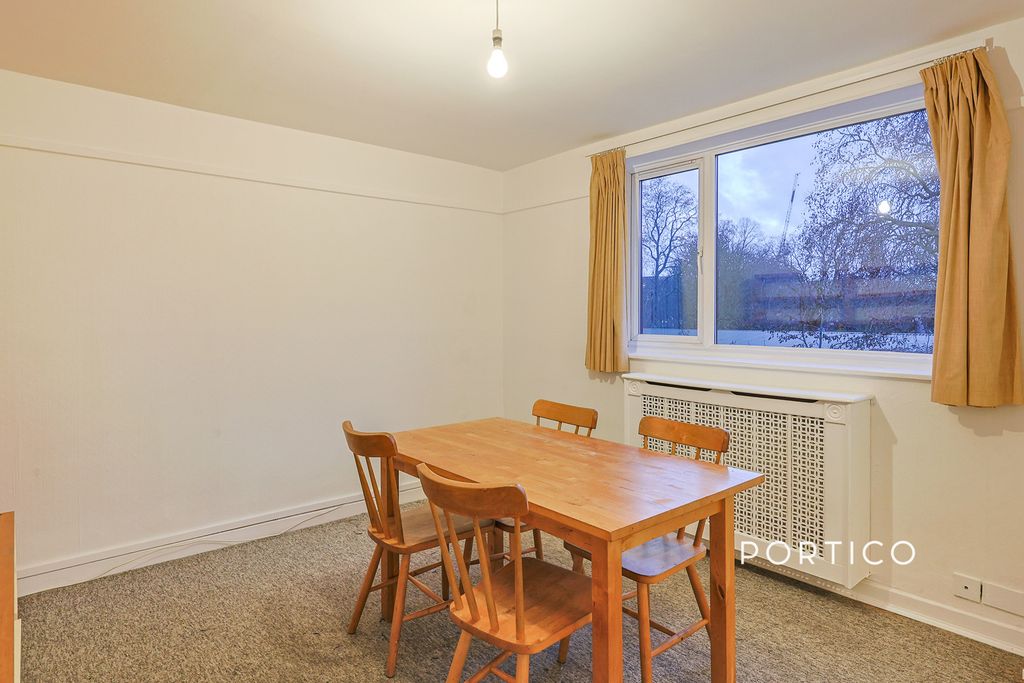 Property photo 2 of 8 Reception