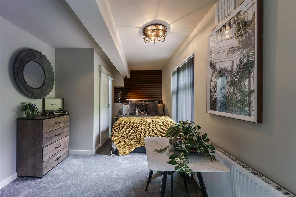 Property photo 1 of 7 Studio 7