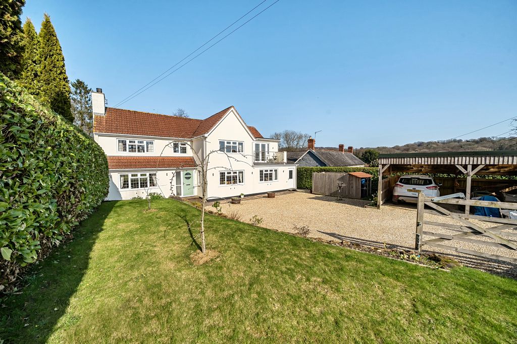 Property photo 1 of 26 .