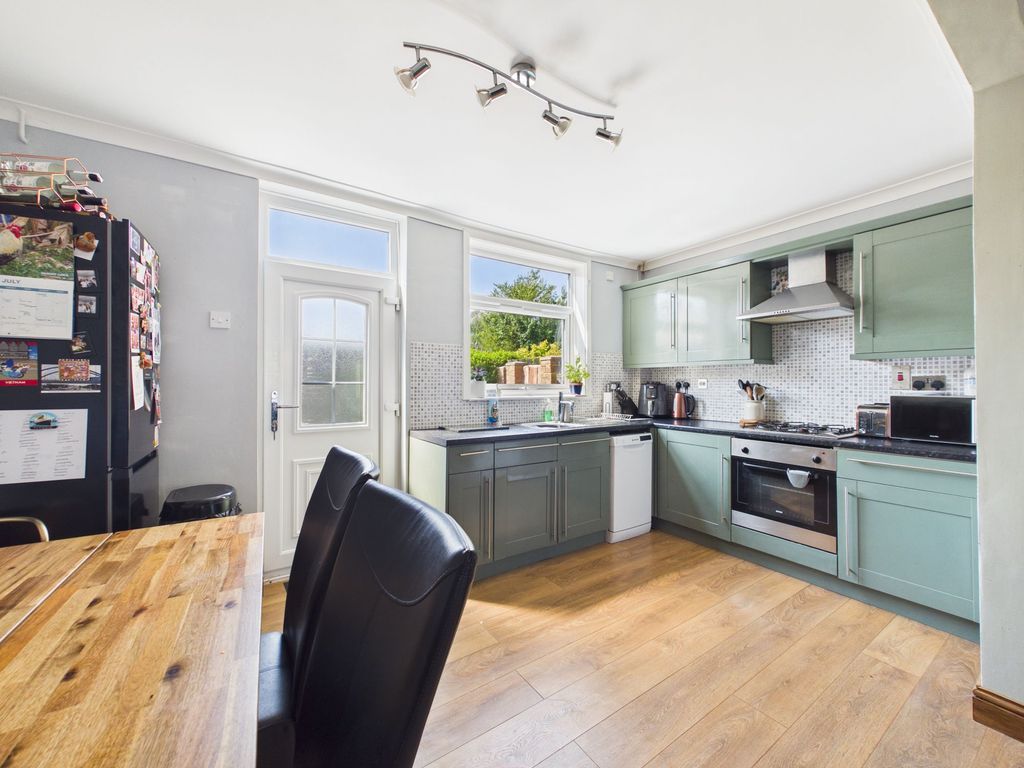 Property photo 3 of 14 Dining Kitchen