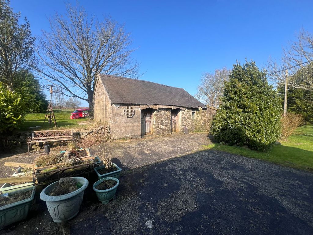 Property photo 3 of 64