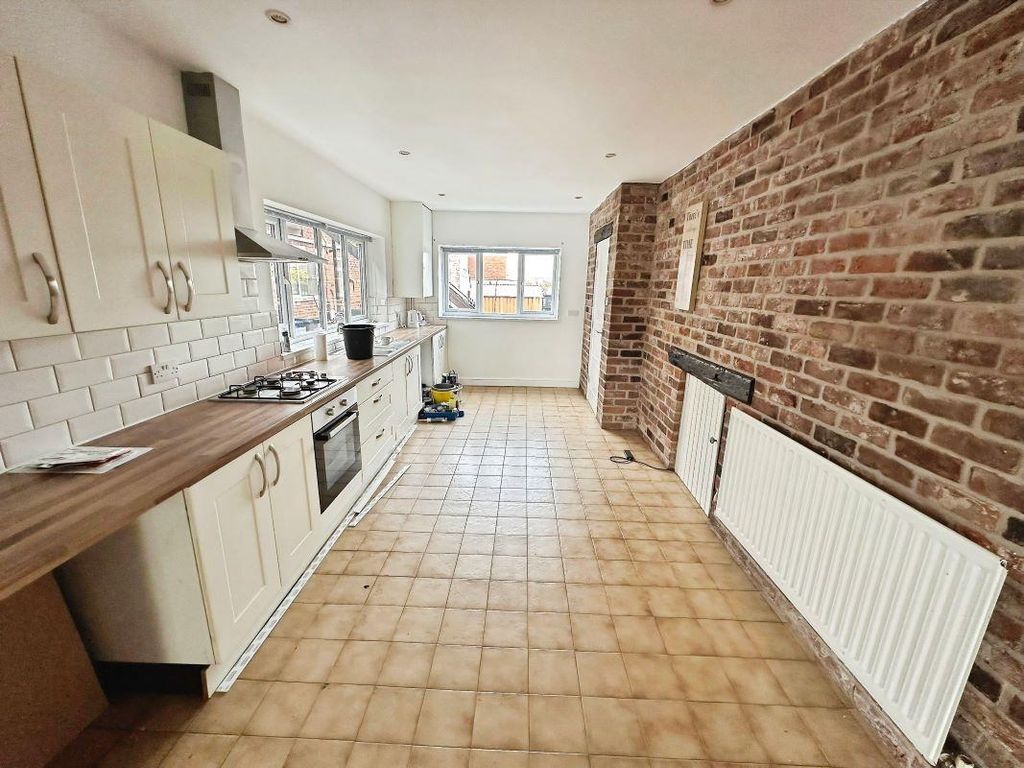 Property photo 3 of 17 174 Ravens3.Jpeg