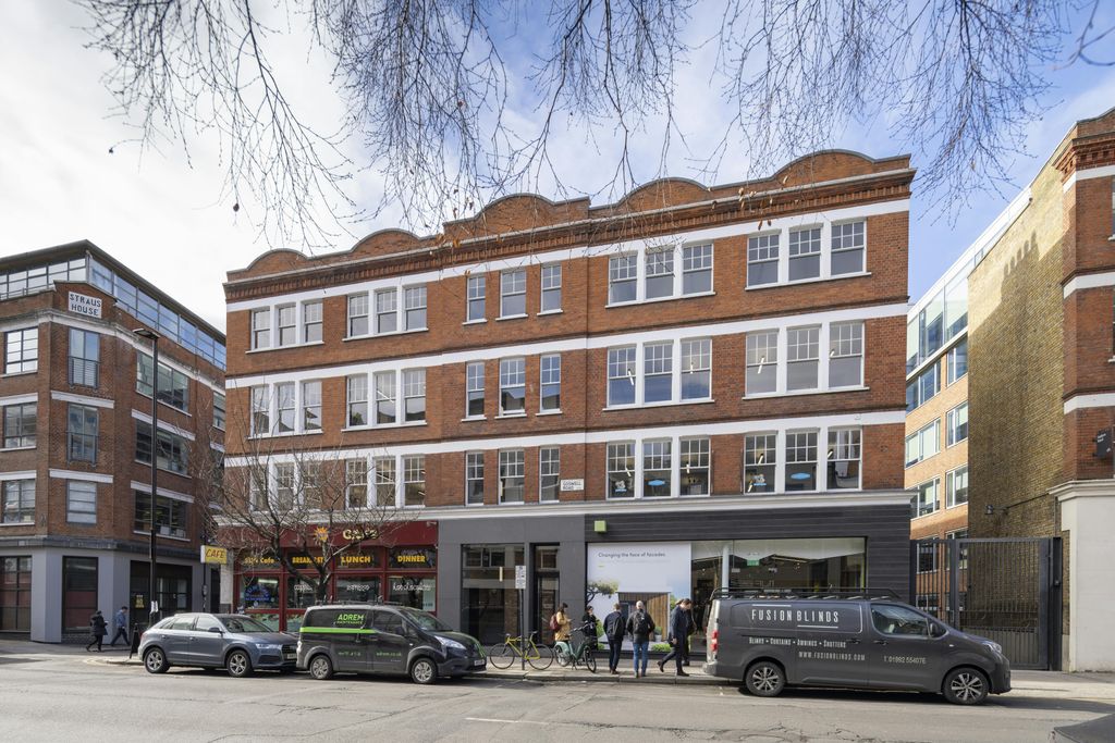 Property photo 3 of 13 External