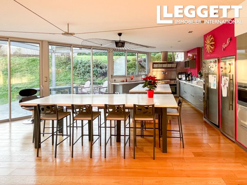 Property photo 3 of 10