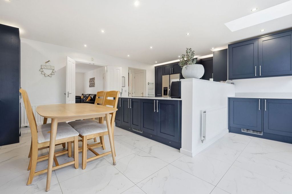 Property photo 2 of 26