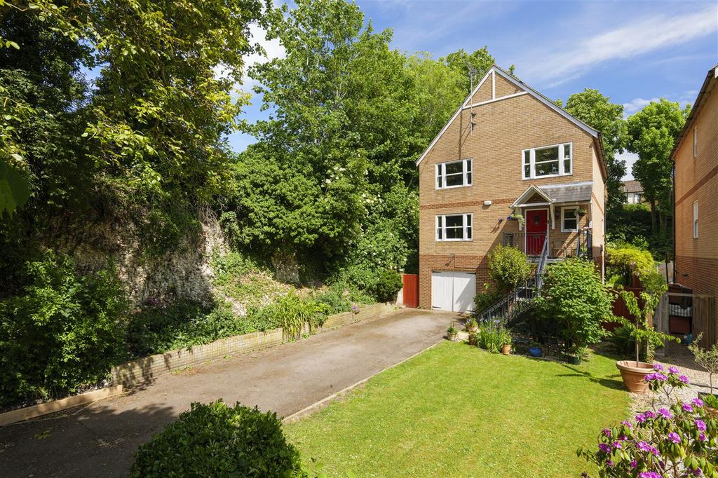 Property photo 1 of 32 Main Picture