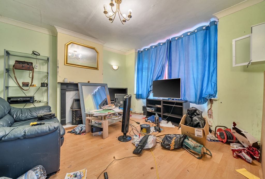 Property photo 2 of 11 1374985-6-6913249...