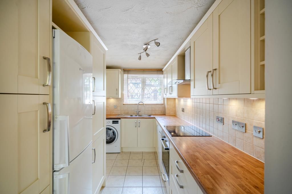 Property photo 2 of 12 Kitchen