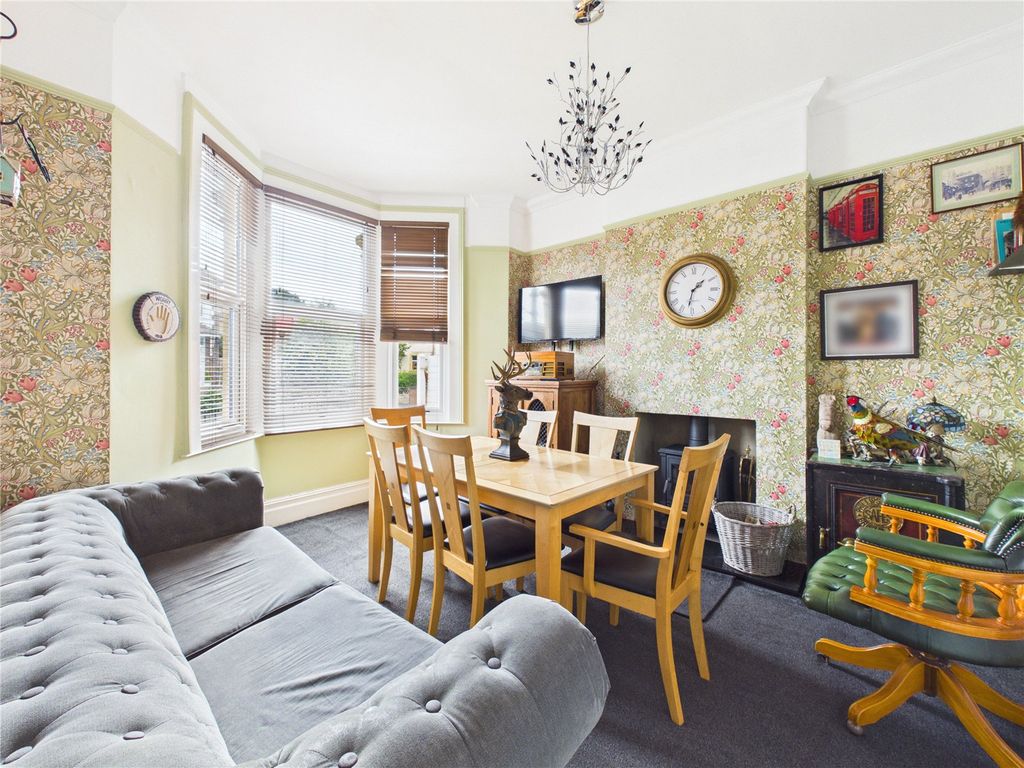 Property photo 2 of 17 Picture No. 33