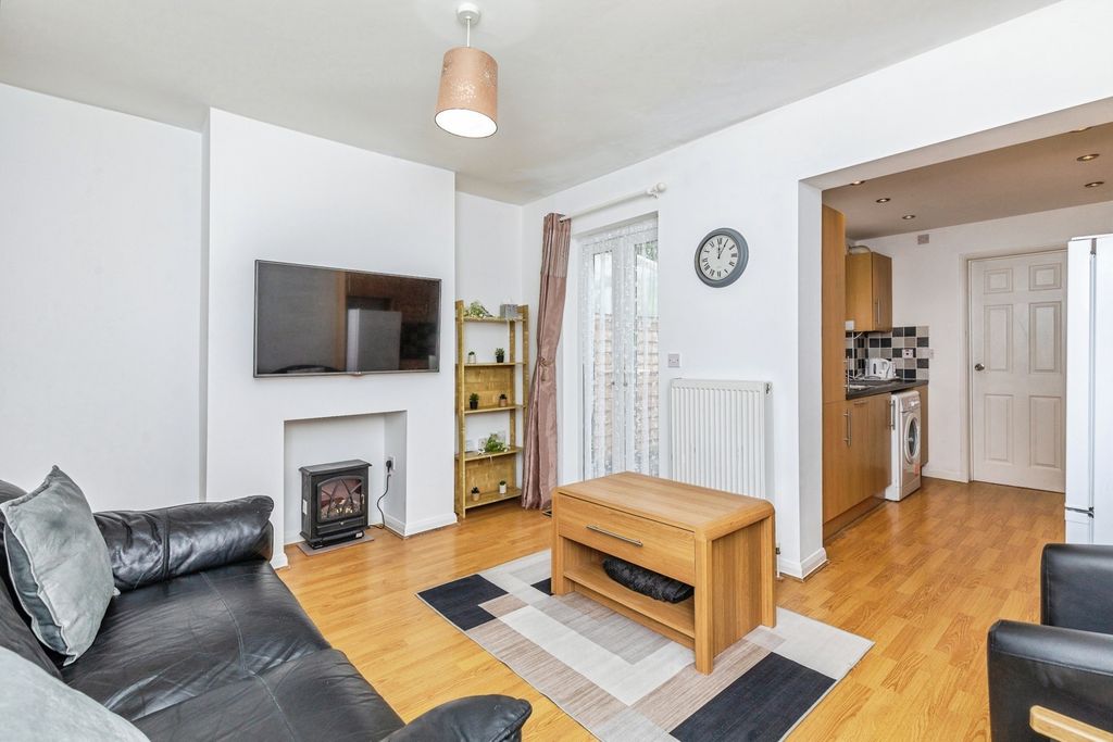 Property photo 3 of 19 Pbox-Img.Jpg