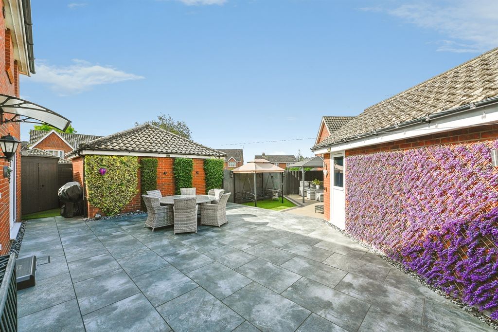 Property photo 3 of 22