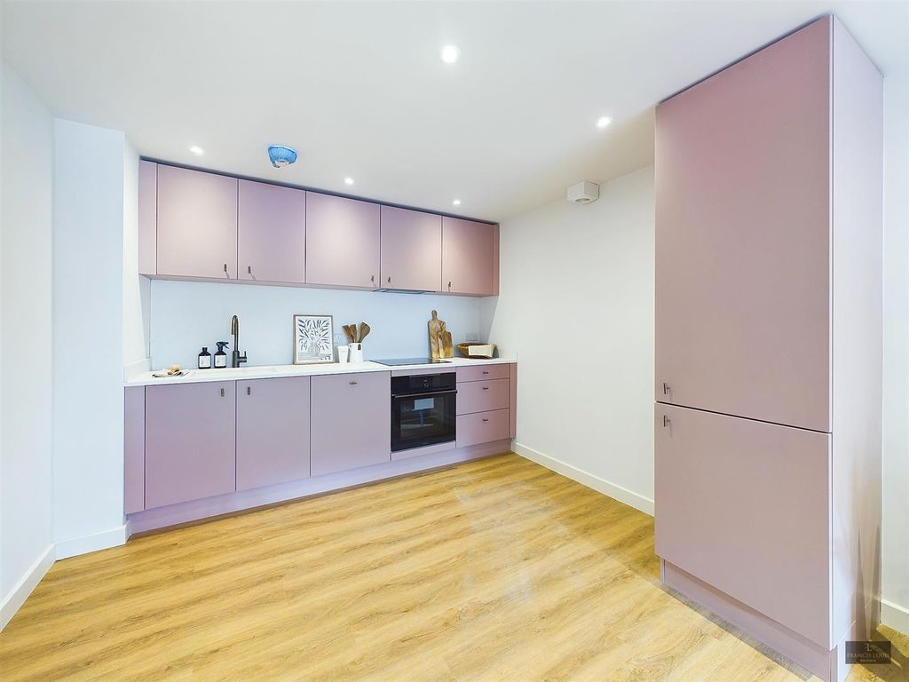 Property photo 2 of 10 Cam02887G0-Pr0284-Still003.Jpg