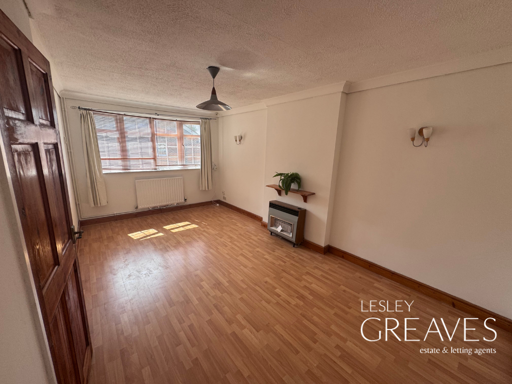 Property photo 3 of 10 Living Room
