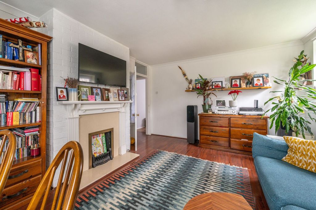 Property photo 2 of 9