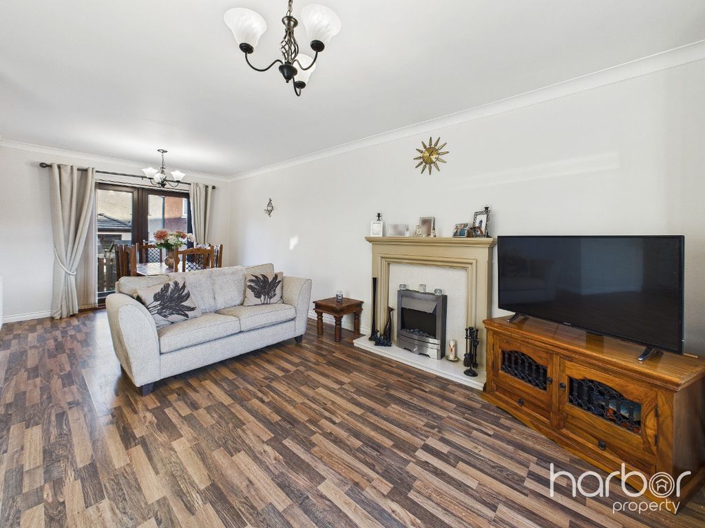 Property photo 3 of 19 4691855