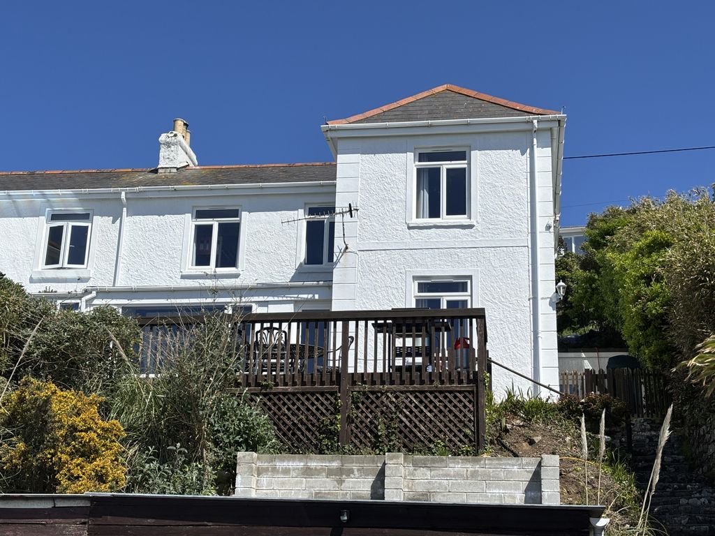 Property photo 1 of 16 3 Bedroom Semi Detached House For Sale