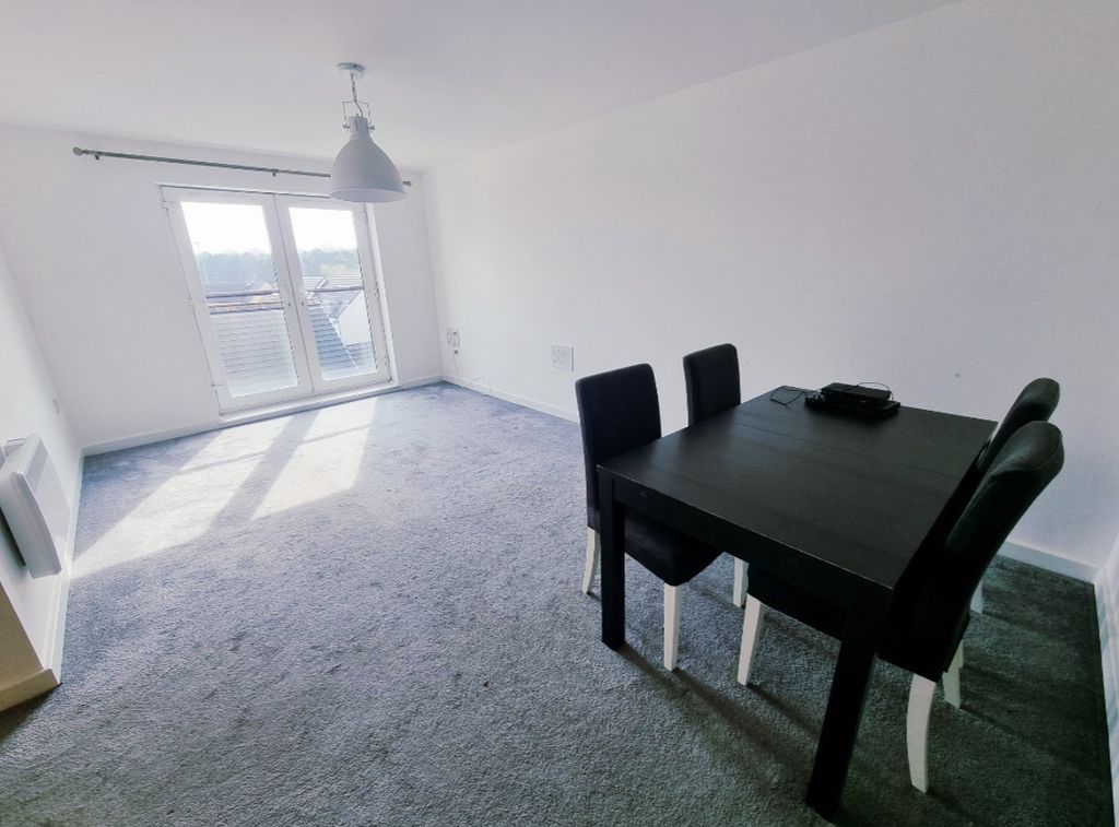 Property photo 2 of 10 Living Room