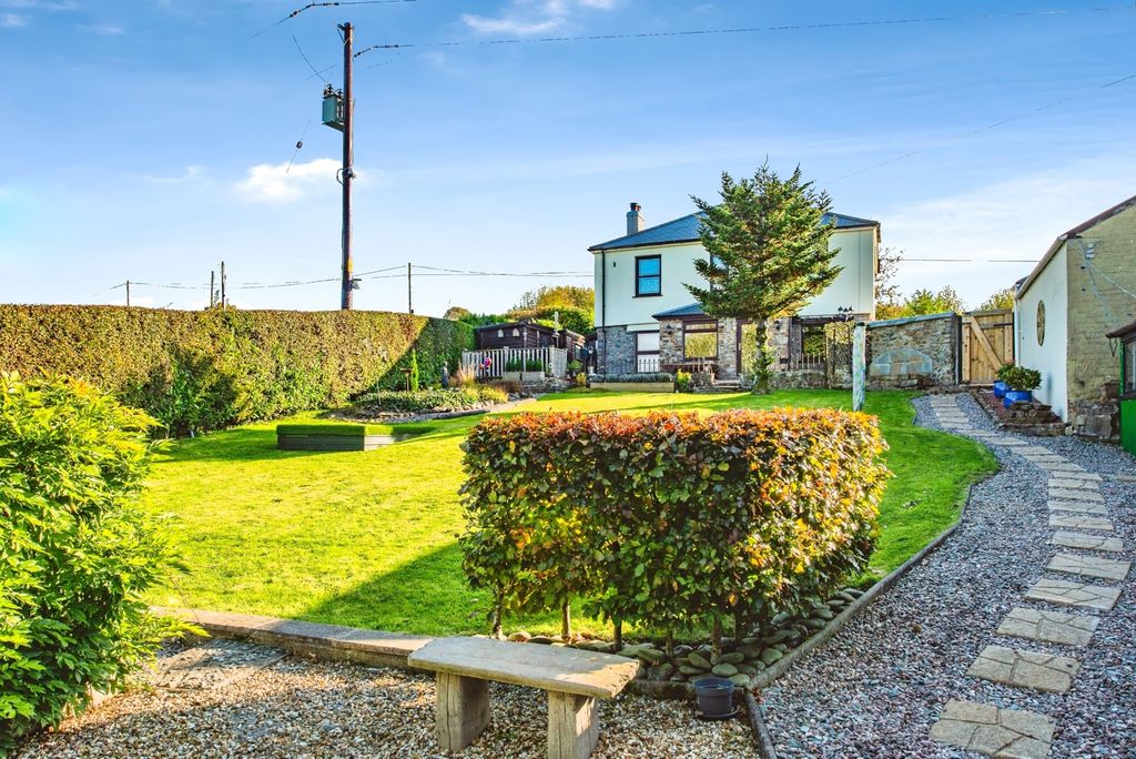 Property photo 2 of 16 Photo