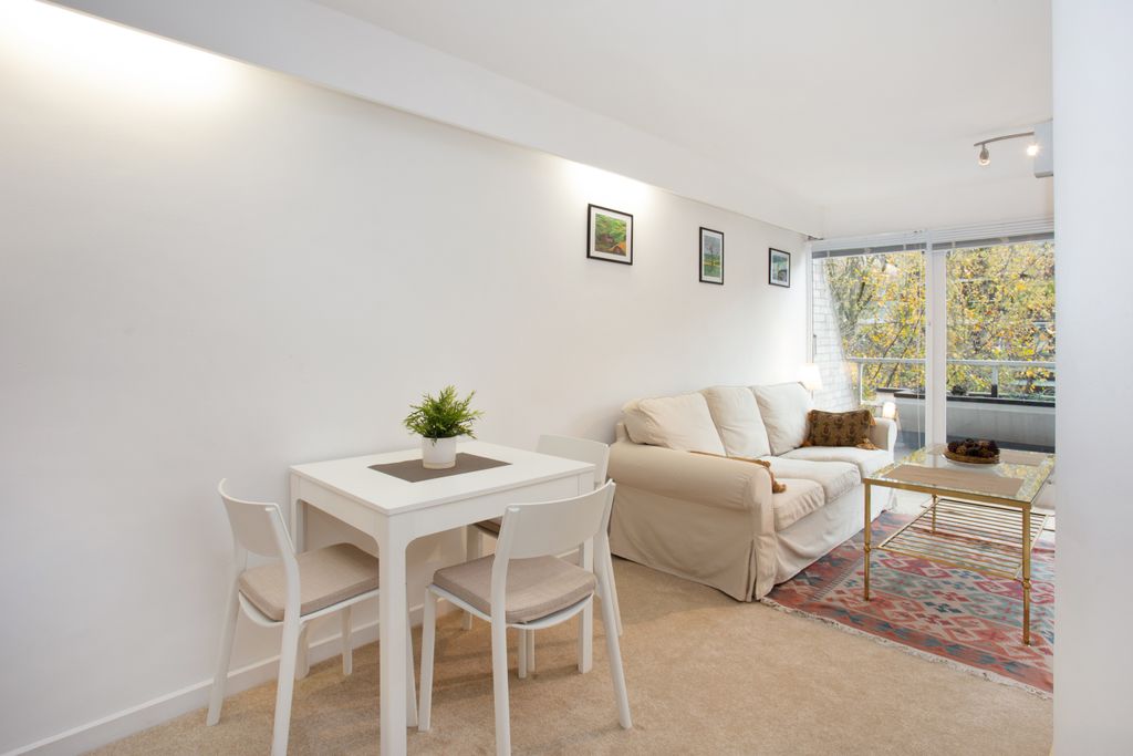Property photo 2 of 10 Dining Area