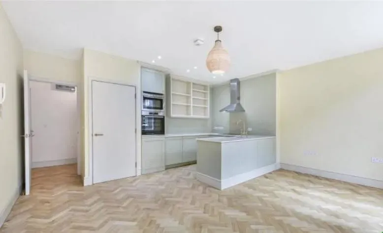 Property photo 2 of 8