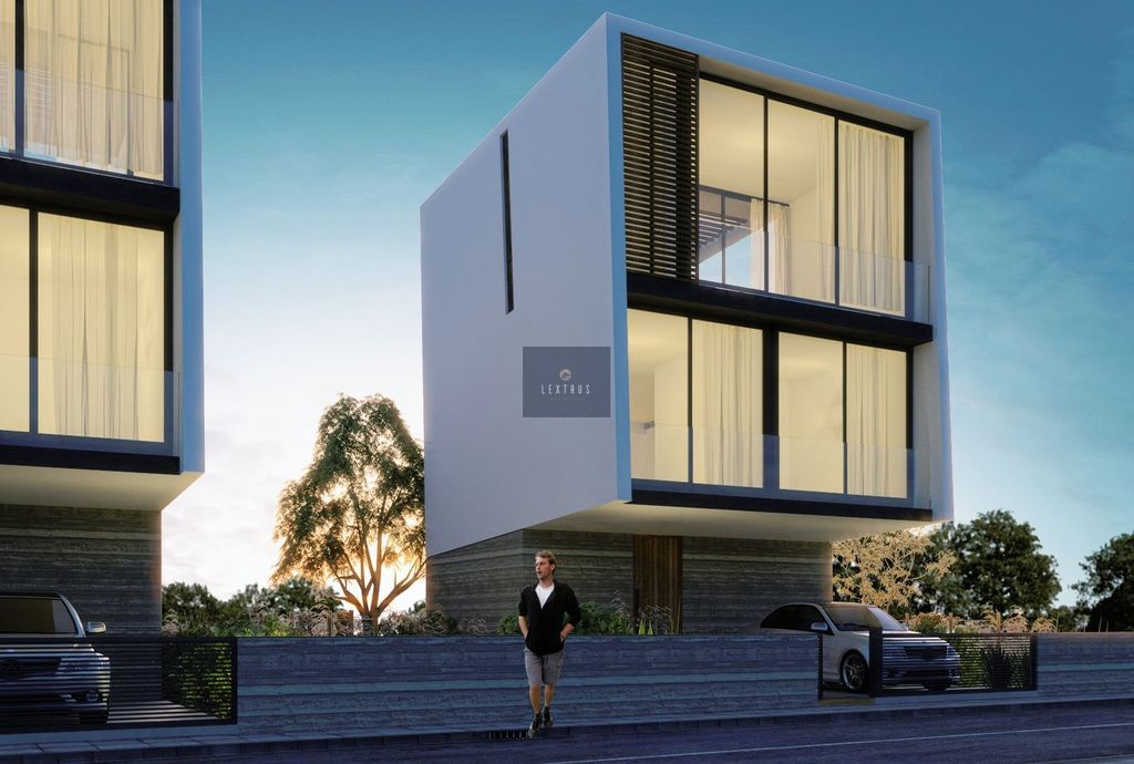 Property photo 3 of 21