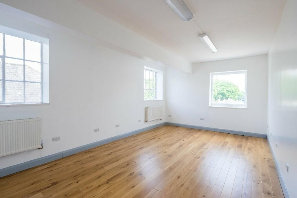 Property photo 3 of 89 Office